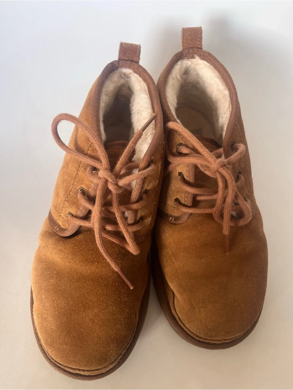 UGG Men’s Neumel Chukka Boots Chestnut Sheepskin Size 6